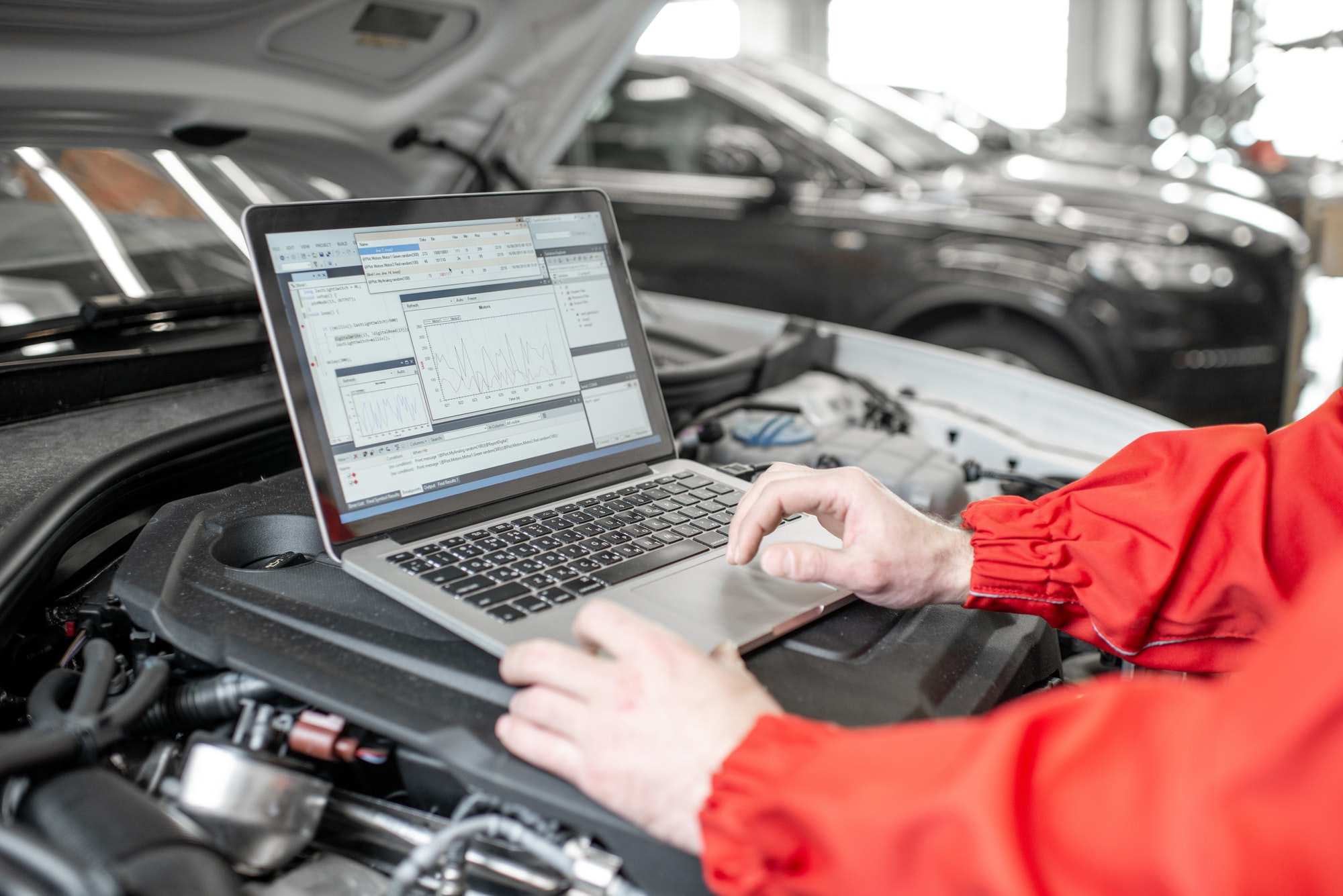 Diagnosing car engine with a laptop